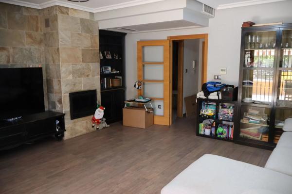 Chalet adosado en calle Cervantes, 50