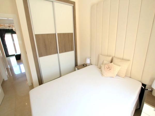 Chalet adosado en calle Gerona