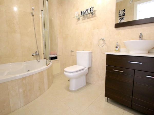 Chalet adosado en calle Gerona