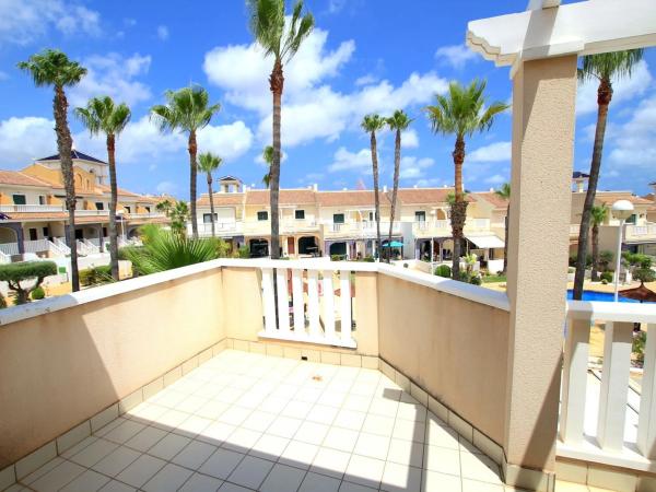 Chalet adosado en calle Gerona