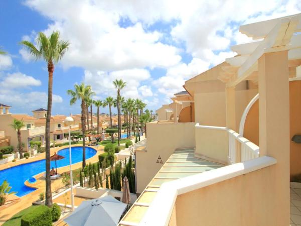 Chalet adosado en calle Gerona