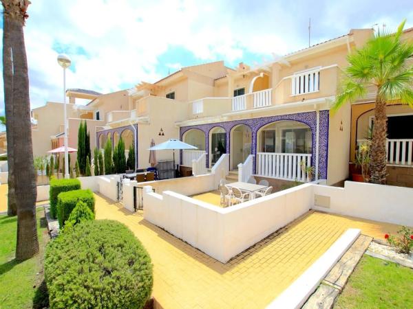 Chalet adosado en calle Gerona