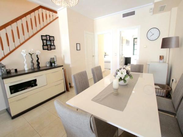 Chalet adosado en calle Gerona