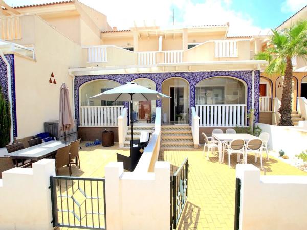 Chalet adosado en calle Gerona