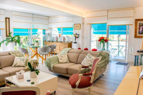 Chalet pareado en calle Colina, 2