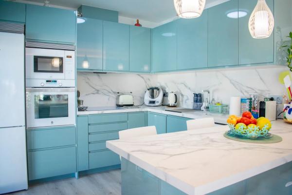 Chalet pareado en calle Colina, 2