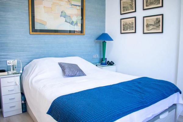 Chalet pareado en calle Colina, 2