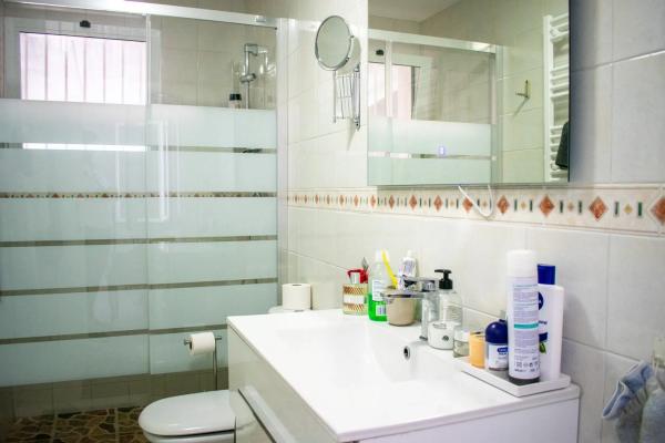 Chalet pareado en calle Colina, 2