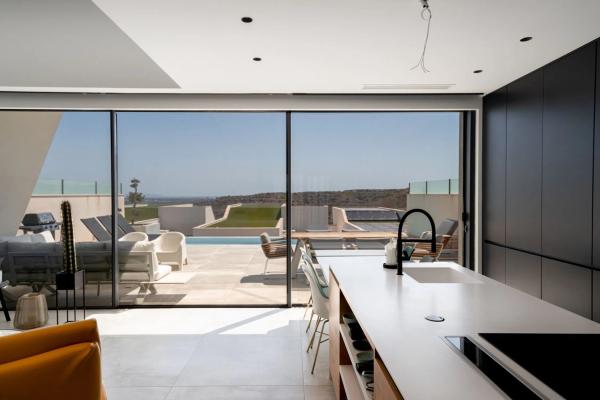 Casa independiente en calle Oceanía