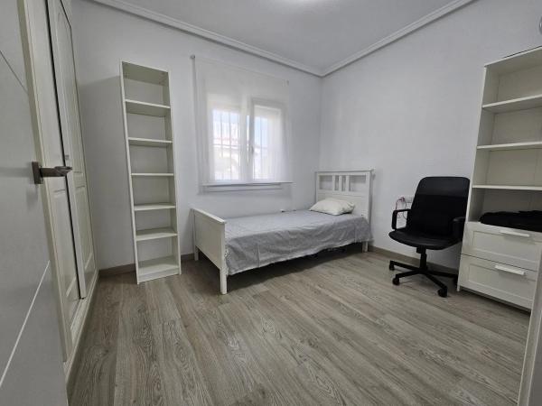 Casa independiente en calle Estocolmo