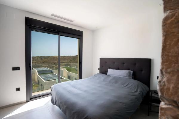 Casa independiente en calle Oceanía