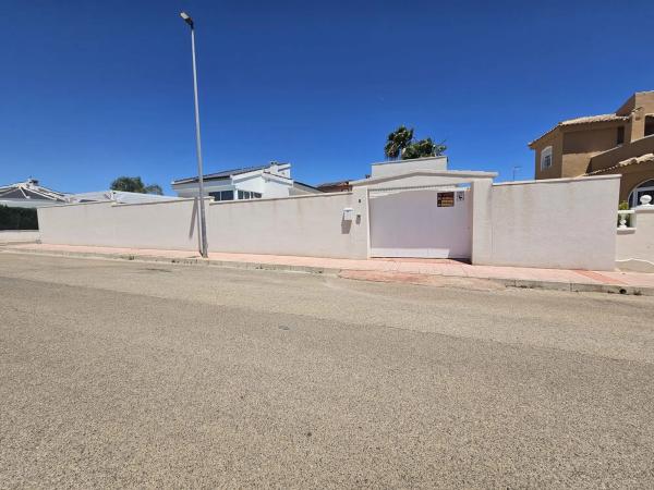 Casa independiente en calle Estocolmo