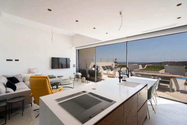 Casa independiente en calle Oceanía