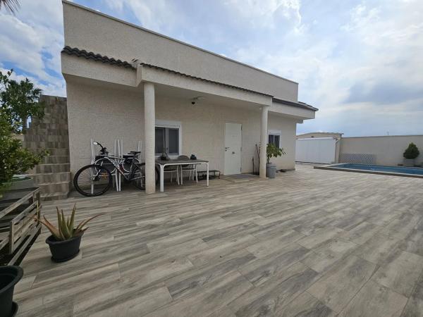 Casa independiente en calle Estocolmo