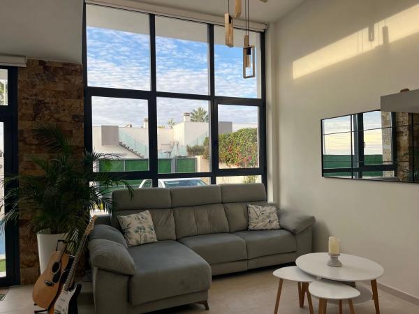 Casa independiente en avenida de Argentina, 2 , 1 Tindra Laguna, corner of Salvador