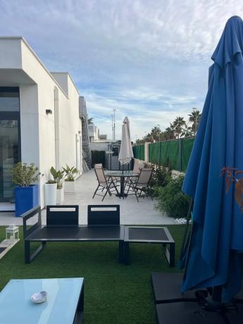 Casa independiente en avenida de Argentina, 2 , 1 Tindra Laguna, corner of Salvador