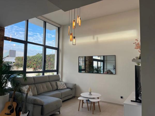 Casa independiente en avenida de Argentina, 2 , 1 Tindra Laguna, corner of Salvador