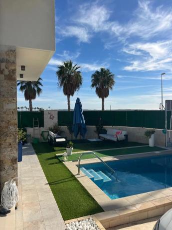 Casa independiente en avenida de Argentina, 2 , 1 Tindra Laguna, corner of Salvador