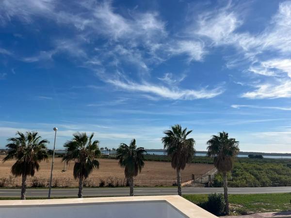 Casa independiente en avenida de Argentina, 2 , 1 Tindra Laguna, corner of Salvador