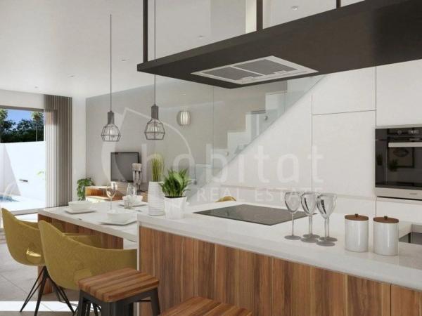 Chalet pareado en calle Manuel de Falla