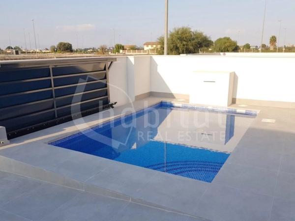 Chalet pareado en calle Manuel de Falla