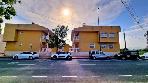 Casa independiente en avenida de Almoradí