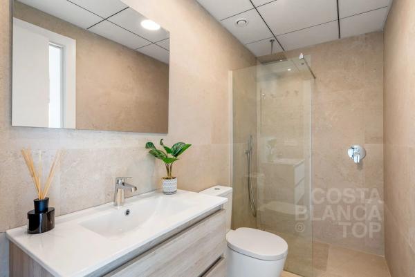 Casa independiente en calle Elche