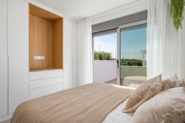 Casa independiente en calle Elche