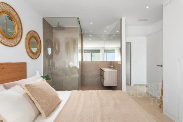 Casa independiente en calle Elche