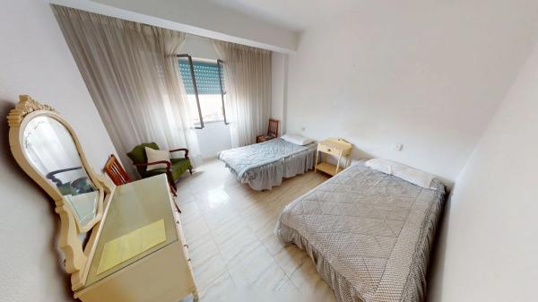 Piso en calle Hermenegildo Maria Ruiz