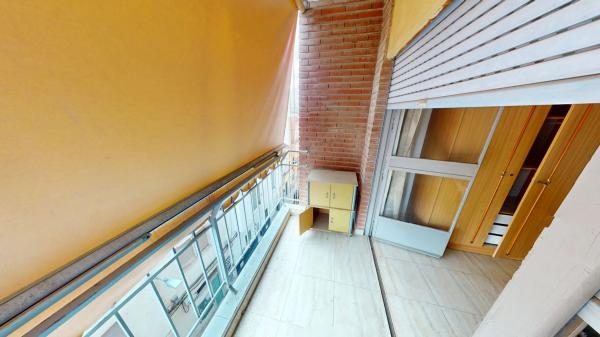 Piso en calle Hermenegildo Maria Ruiz