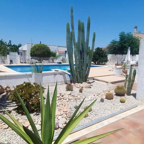Casa independiente en calle Cuenca