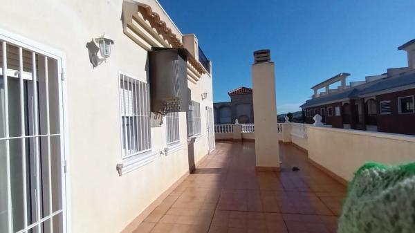 Ático en avenida Reina Sofia, 21