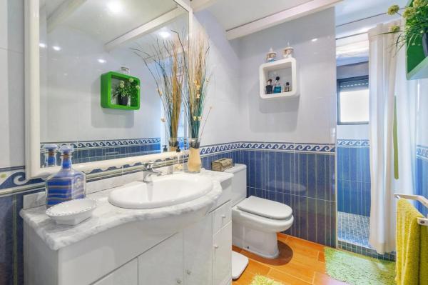 Chalet adosado en avenida de Cervantes