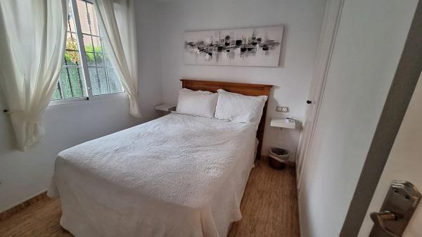 Chalet pareado en calle la Rosella, 16