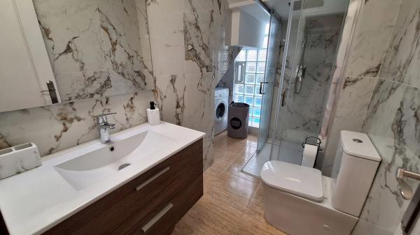 Chalet pareado en calle la Rosella, 16