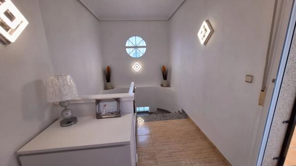 Chalet pareado en calle la Rosella, 16