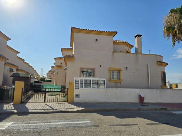 Casa independiente en calle algarrobo, 65