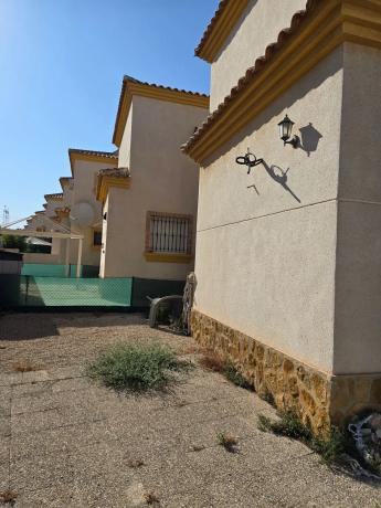 Casa independiente en calle algarrobo, 65