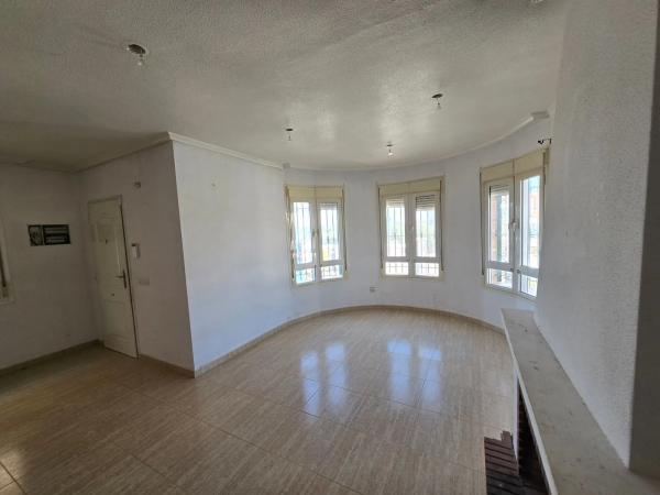 Casa independiente en calle algarrobo, 65