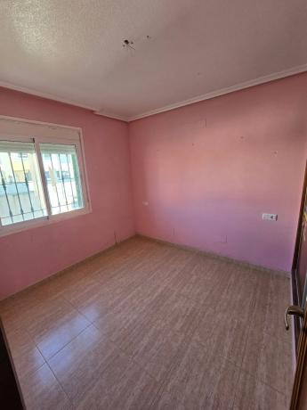 Casa independiente en calle algarrobo, 65