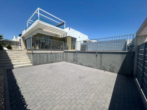 Casa independiente en avenida del Golf, 23