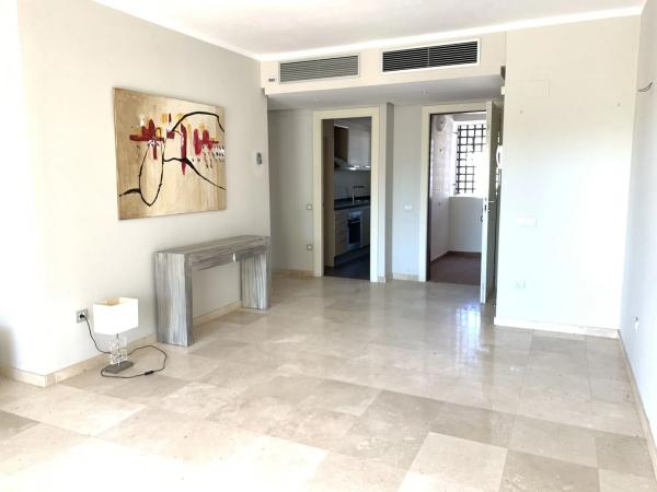 Piso en avenida de las Colinas, 10