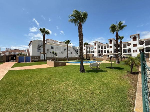 Chalet pareado en calle J.H.Alhamed