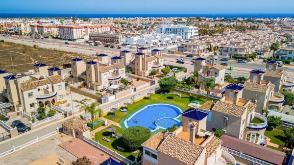 Piso en Barrio Lomas de Cabo Roig-Los Dolses