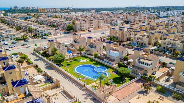 Piso en Barrio Lomas de Cabo Roig-Los Dolses