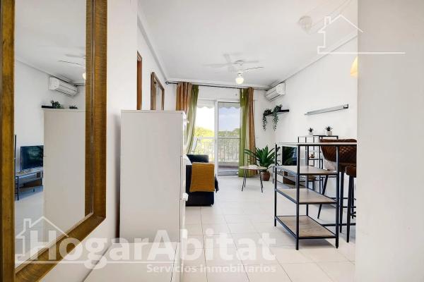 Piso en avenida de las Adelfas