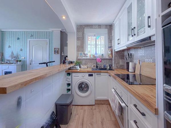 Chalet adosado en calle Cabo de Gata