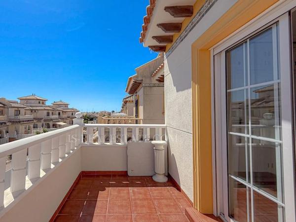 Chalet adosado en calle Cabo de Gata