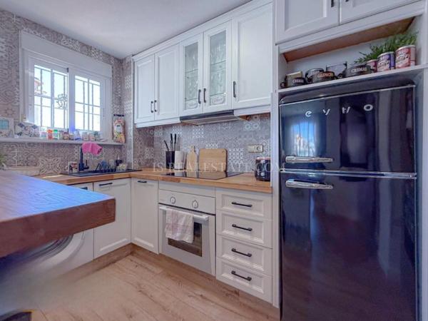 Chalet adosado en calle Cabo de Gata